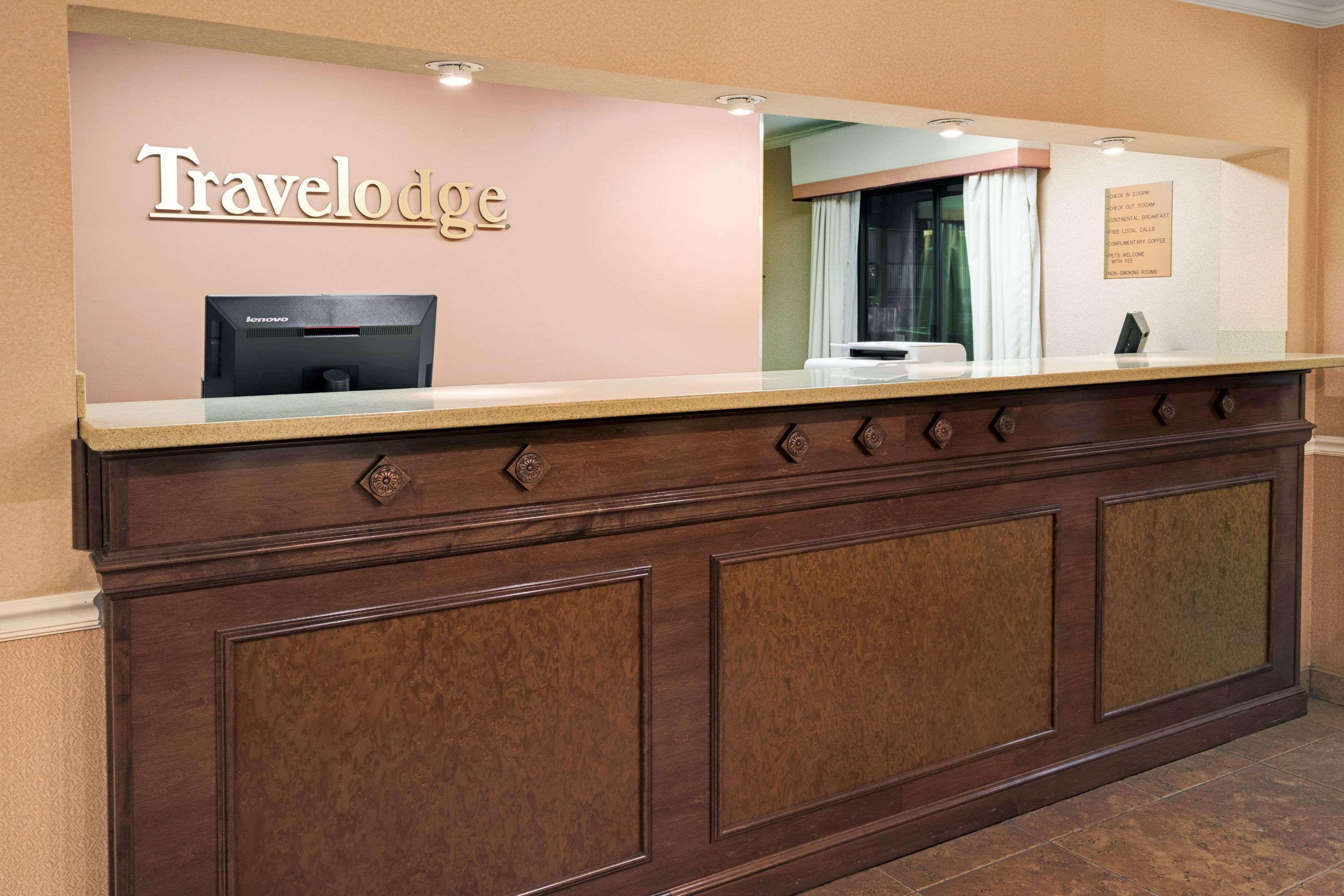 Travelodge By Wyndham Beckley Bagian luar foto